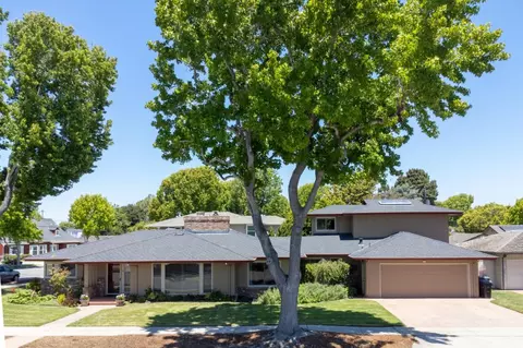 30 Santa Ana Dr, Salinas, CA 93901