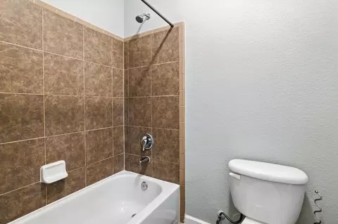 Bath - 8434 Walerga Rd 1011, Antelope, CA 95843 photo 2 of 6