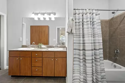 Bath - 8434 Walerga Rd 1011, Antelope, CA 95843 photo 1 of 6