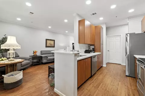 Kitchen - 8434 Walerga Rd 1011, Antelope, CA 95843 photo 2 of 4