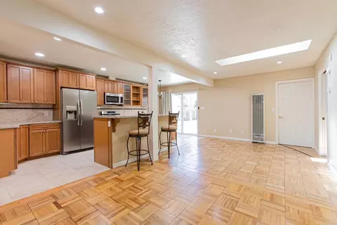 225 Loma Dr, Salinas, CA 93906 photo 8