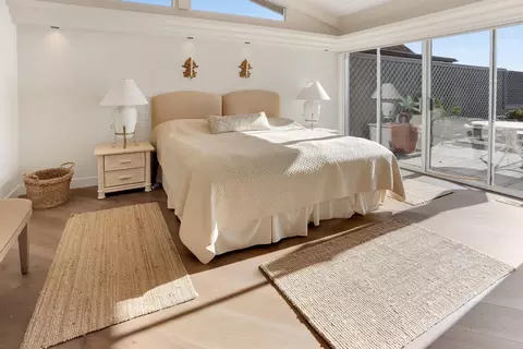 Bedroom - 545 Beach Dr, Aptos, CA 95003 photo 1 of 8