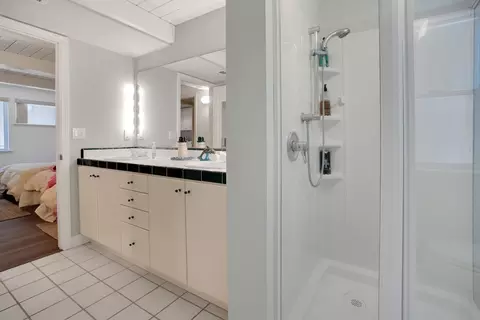 Bath - 545 Beach Dr, Aptos, CA 95003 photo 6 of 7