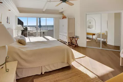 Bedroom - 545 Beach Dr, Aptos, CA 95003 photo 2 of 8