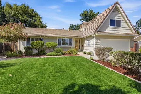 1091 Rockefeller Dr, Sunnyvale, CA 94087