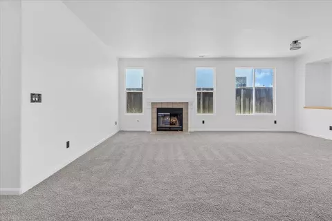 1233 Greenleaf Loop, Greenfield, CA 93927 photo 9