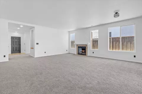 1233 Greenleaf Loop, Greenfield, CA 93927 photo 8