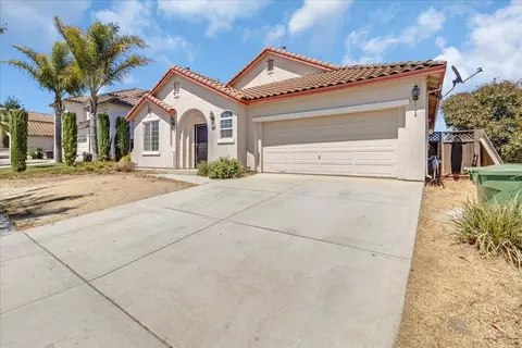 1233 Greenleaf Loop, Greenfield, CA 93927 photo 5