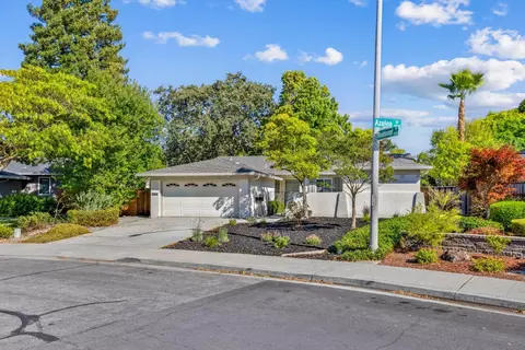 1061 Azalea Dr, Sunnyvale, CA 94086