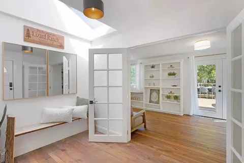 Entry Way - 1003 Laurel Gln, Soquel, CA 95073 photo 2 of 4