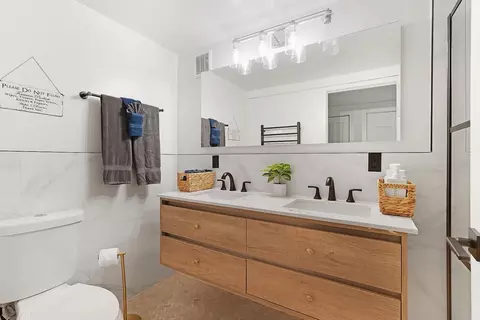 Bath - 1003 Laurel Gln, Soquel, CA 95073 photo 2 of 5