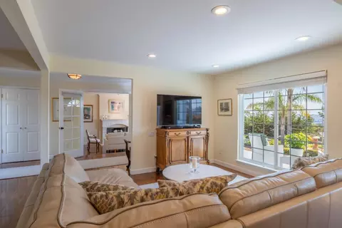 Living - 6 Huckleberry Ct, Monterey, CA 93940 photo 4 of 6
