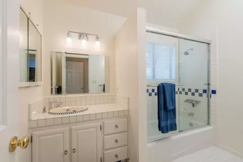 Bath - 6 Huckleberry Ct, Monterey, CA 93940 photo 3 of 3