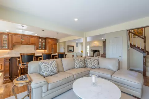 Living - 6 Huckleberry Ct, Monterey, CA 93940 photo 3 of 6