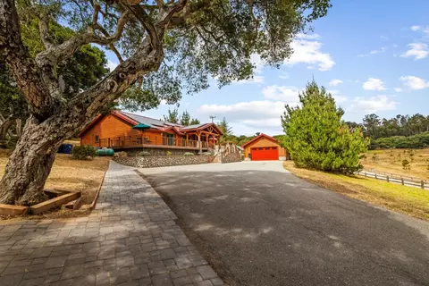 8697 Dyer Rd, Salinas, CA 93907