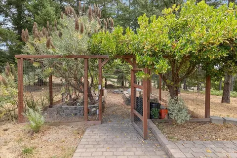 Exterior - 23435 Summit Rd, Los Gatos, CA 95033 photo 23 of 33