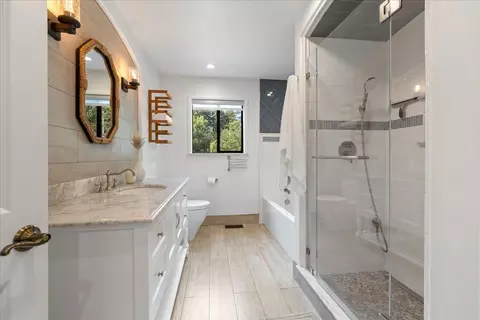 Bath - 23435 Summit Rd, Los Gatos, CA 95033 photo 2 of 5