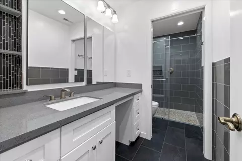 Bath - 23435 Summit Rd, Los Gatos, CA 95033 photo 5 of 5