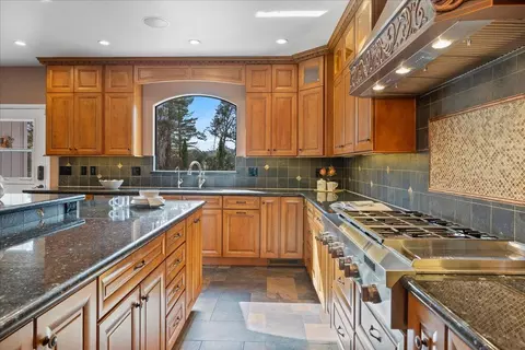 Kitchen - 23435 Summit Rd, Los Gatos, CA 95033 photo 4 of 4