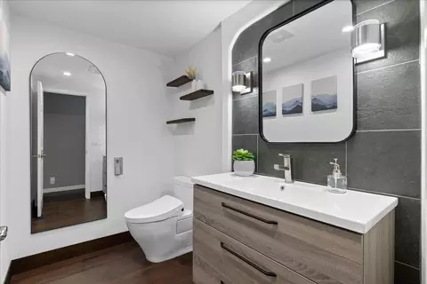 Bath - 23435 Summit Rd, Los Gatos, CA 95033 photo 1 of 5
