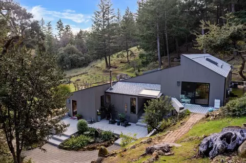19118 Old Vineyard Rd, Los Gatos, CA 95033