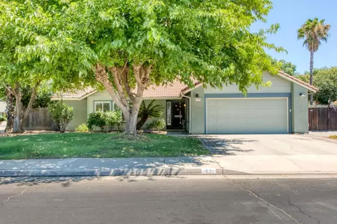 11 Magnolia Ave, Clovis, CA 93611 photo 1