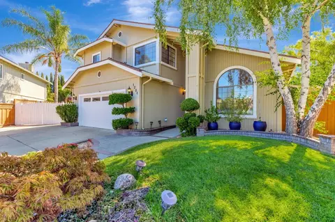 1206 Sycamore Ct, Gilroy, CA 95020