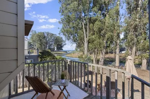 241 Palisades Ave, Santa Cruz, CA 95062