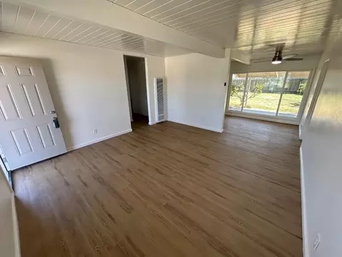 Living - 452 Vallejo St, Salinas, CA 93906 photo 3 of 4