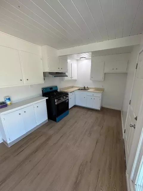 Kitchen - 452 Vallejo St, Salinas, CA 93906 photo 2 of 2