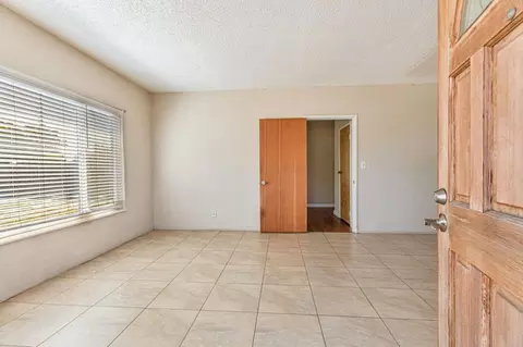 Living - 2718 Ferguson Rd, Gilroy, CA 95020 photo 2 of 11