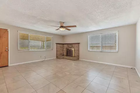 Living - 2718 Ferguson Rd, Gilroy, CA 95020 photo 7 of 11