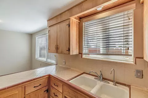 Kitchen - 2718 Ferguson Rd, Gilroy, CA 95020 photo 7 of 12