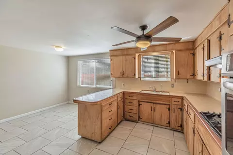 Kitchen - 2718 Ferguson Rd, Gilroy, CA 95020 photo 4 of 12