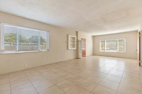 Living - 2718 Ferguson Rd, Gilroy, CA 95020 photo 5 of 11
