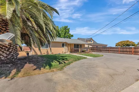 Exterior - 2718 Ferguson Rd, Gilroy, CA 95020 photo 4 of 5