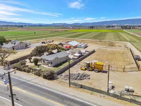 2712 Ferguson Rd, Gilroy, CA 95020