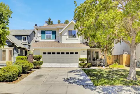 693 Nacomis Ct, Tracy, CA 95304