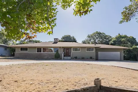 11745 Tam Oshanter Dr, Salinas, CA 93906