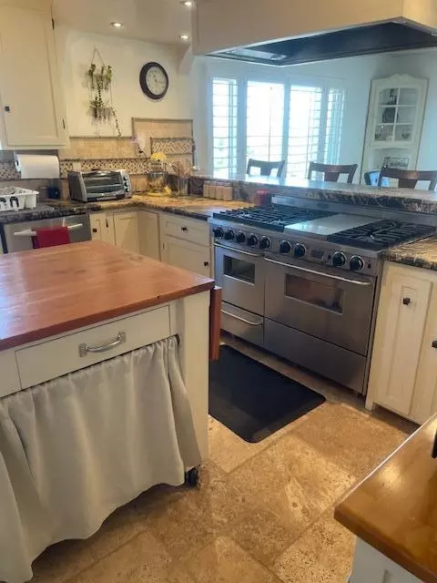 1301 E Juana, San Leandro, CA 94577 photo 1