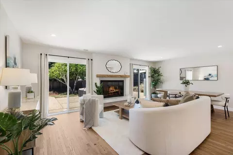 806 Clubhouse Dr, Aptos, CA 95003