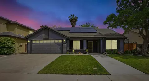1876 Boalt Dr, Los Banos, CA 93635