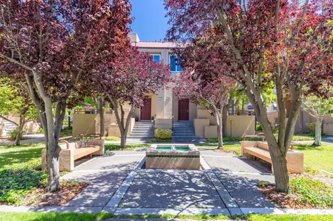 210 Commons Ln, Foster City, CA 94404