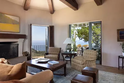 Living - 3200 Red Wolf Dr, Carmel, CA 93923 photo 2 of 7