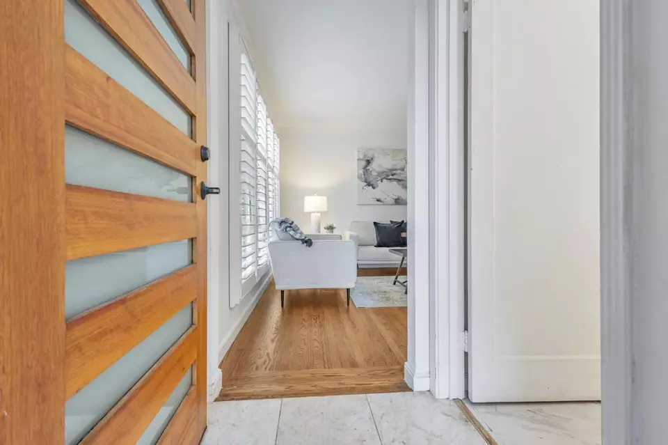 Entry Way - 569 Chenery St, San Francisco, CA 94131 photo 1 of 2