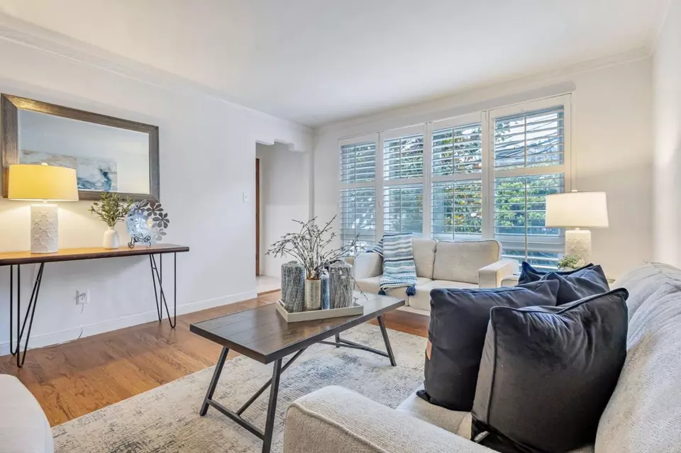 Living - 569 Chenery St, San Francisco, CA 94131 photo 3 of 3