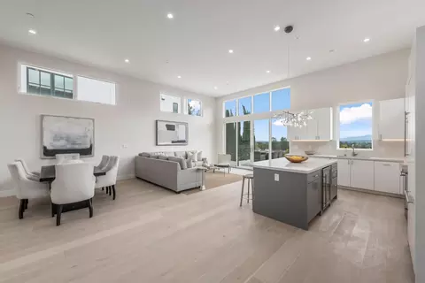 21 Highland Ave, San Carlos, CA 94070