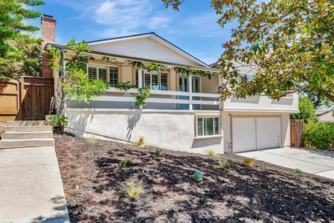 697 Glennan Dr, Redwood City, CA 94061