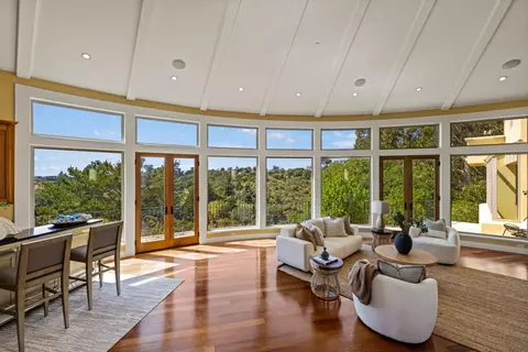 Living - 122 Zanzibar Dr, Aptos, CA 95003 photo 1 of 2