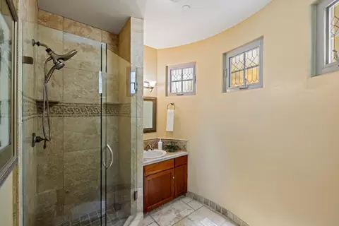 Bath - 122 Zanzibar Dr, Aptos, CA 95003 photo 2 of 5